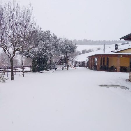 فيلا Agriturismo Caperroni Pescopagano المظهر الخارجي الصورة